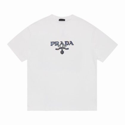Tricou