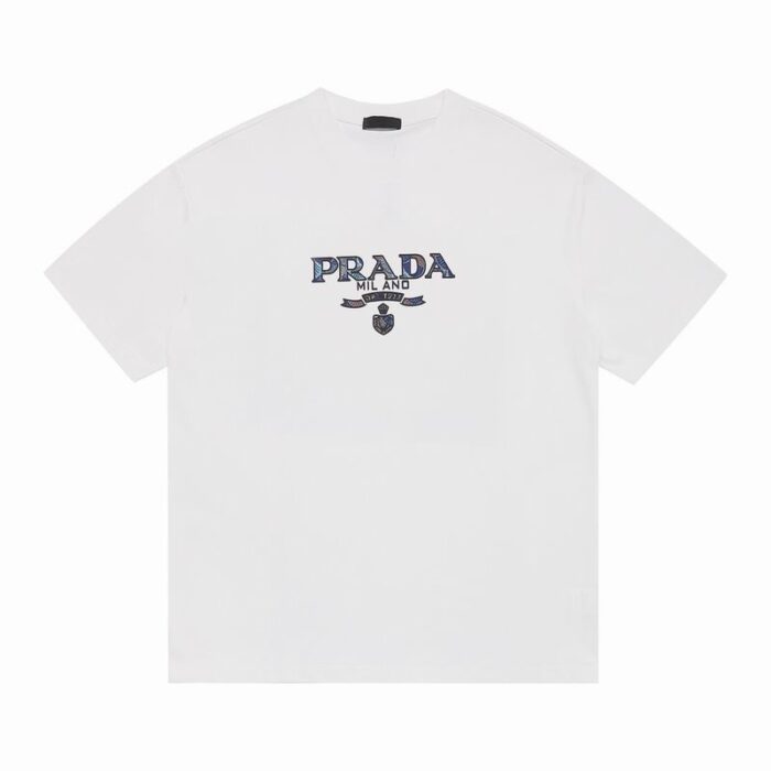 Tricou