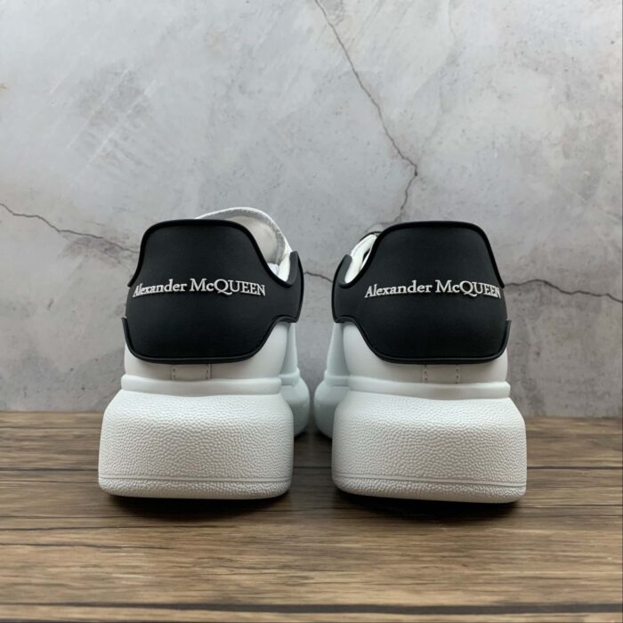 Alexander MQ - imagine 4